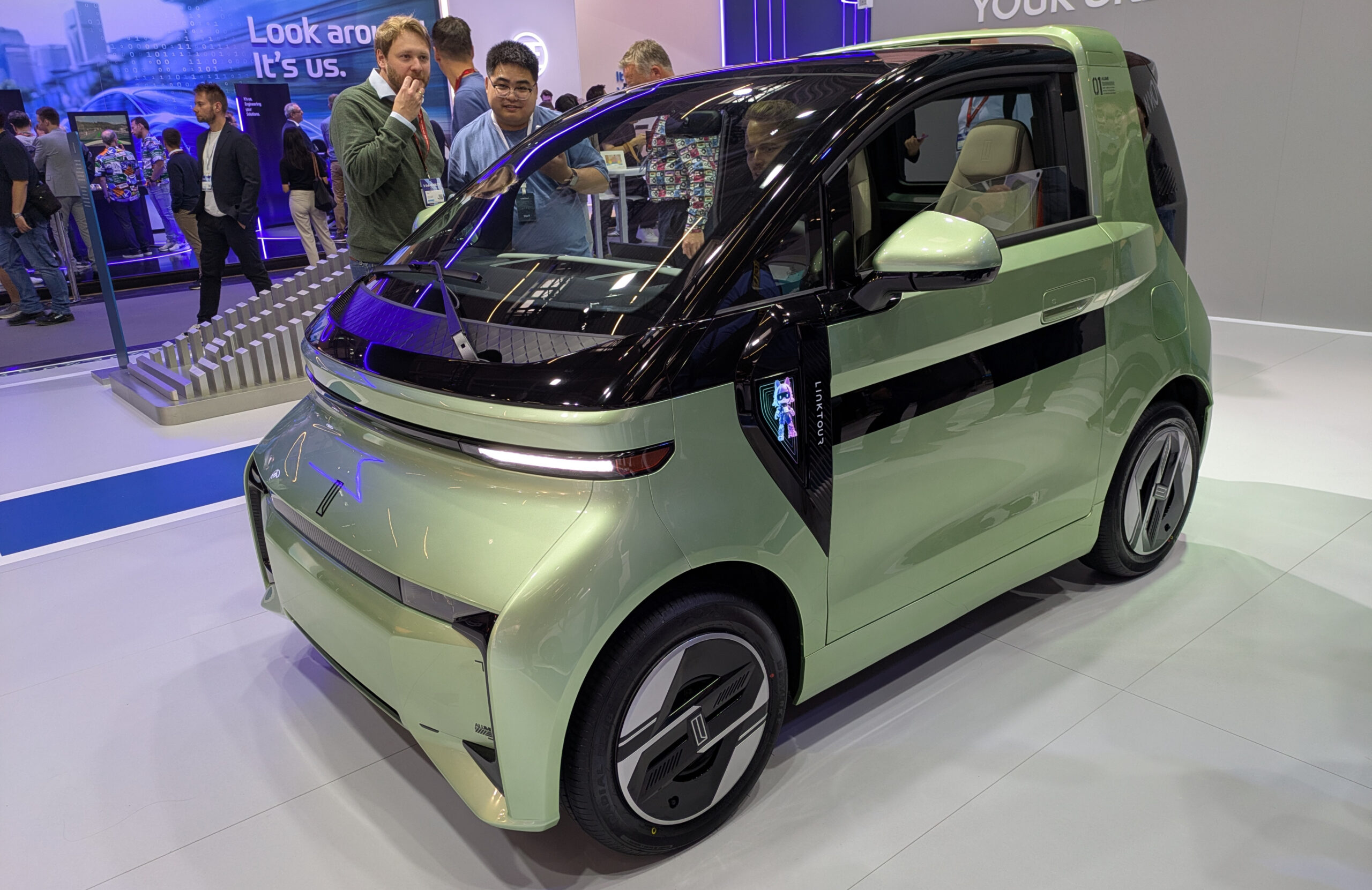 Automotive News Logo