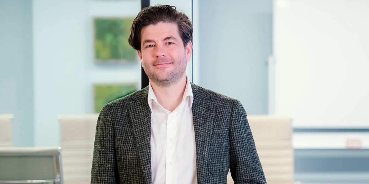 Here's an exclusive look at the pitch deck that got an ex-Amazon exec $10 million to bring AI agents to health systems