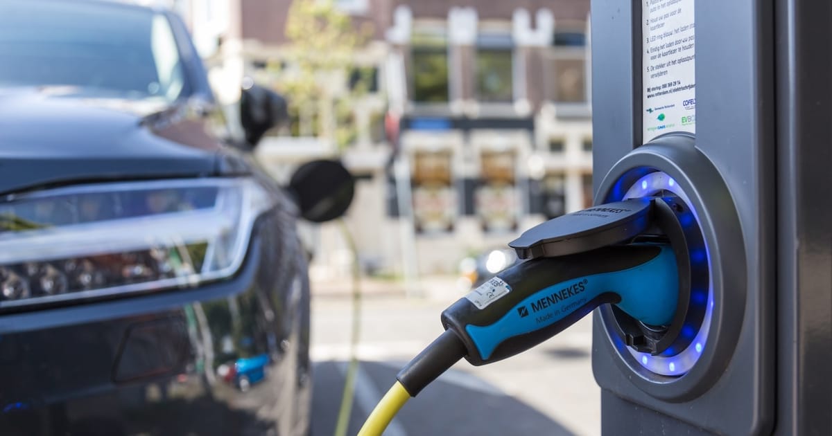 Multifamily housing needs EV charging. This startup will pay for it.