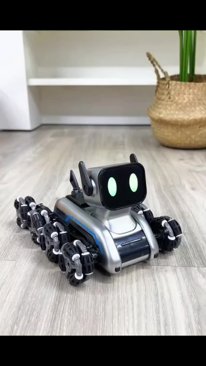 @ai.entertainment247 AI smart robot toy#creatorsearchinsights  #aitechnology #fu…