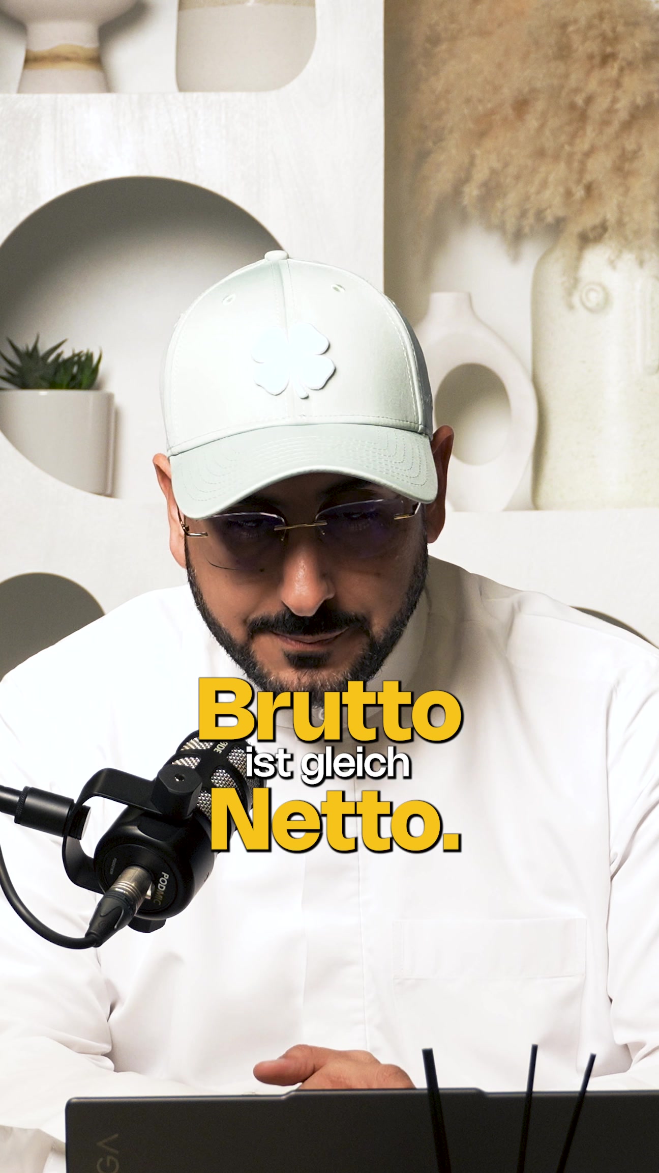 @startuphilfedubai Brutto = Netto?!  In Dubai gibt es keine Einkommenssteuer für…