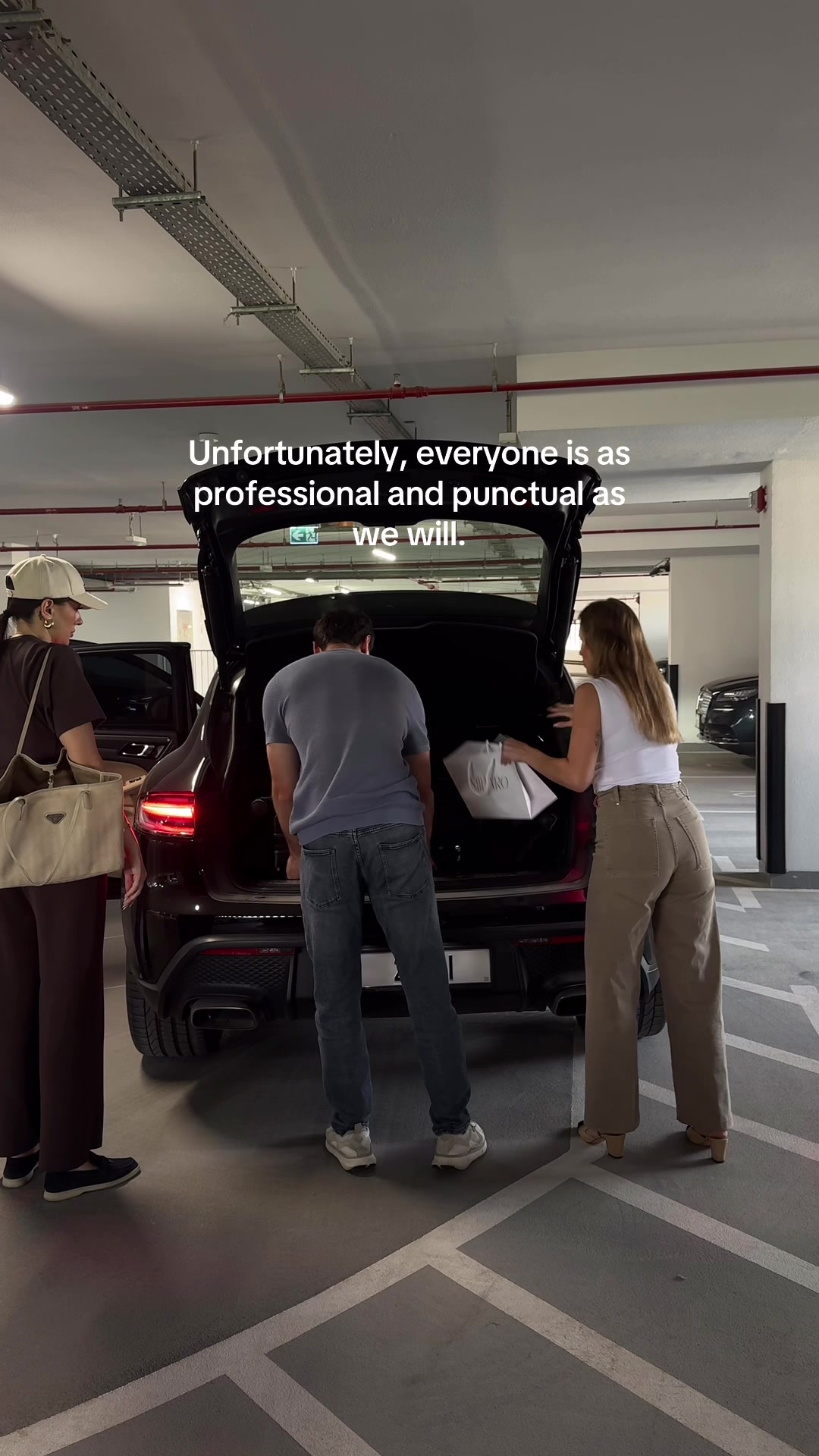 @jessicajazela Business dubai journey is on  @Miharo Middle East #dubai #busines…