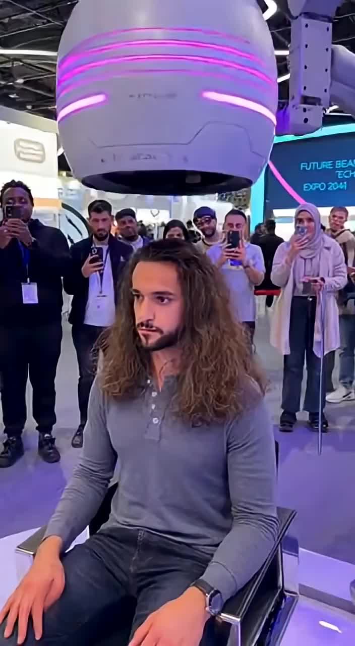 @haircut.salon3 Dubai’s new AI Salon Robot is INSANE!  The Instant Curl Machine …