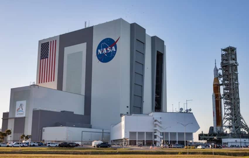 NASA overhauls moon mission in effort to cut risks and costs