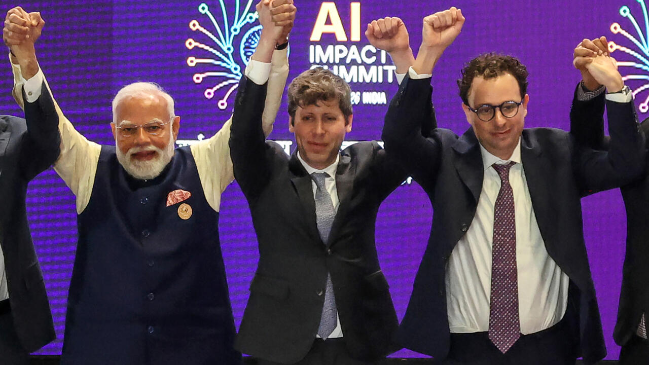 Summit photo op fails to unite AI startup rivals