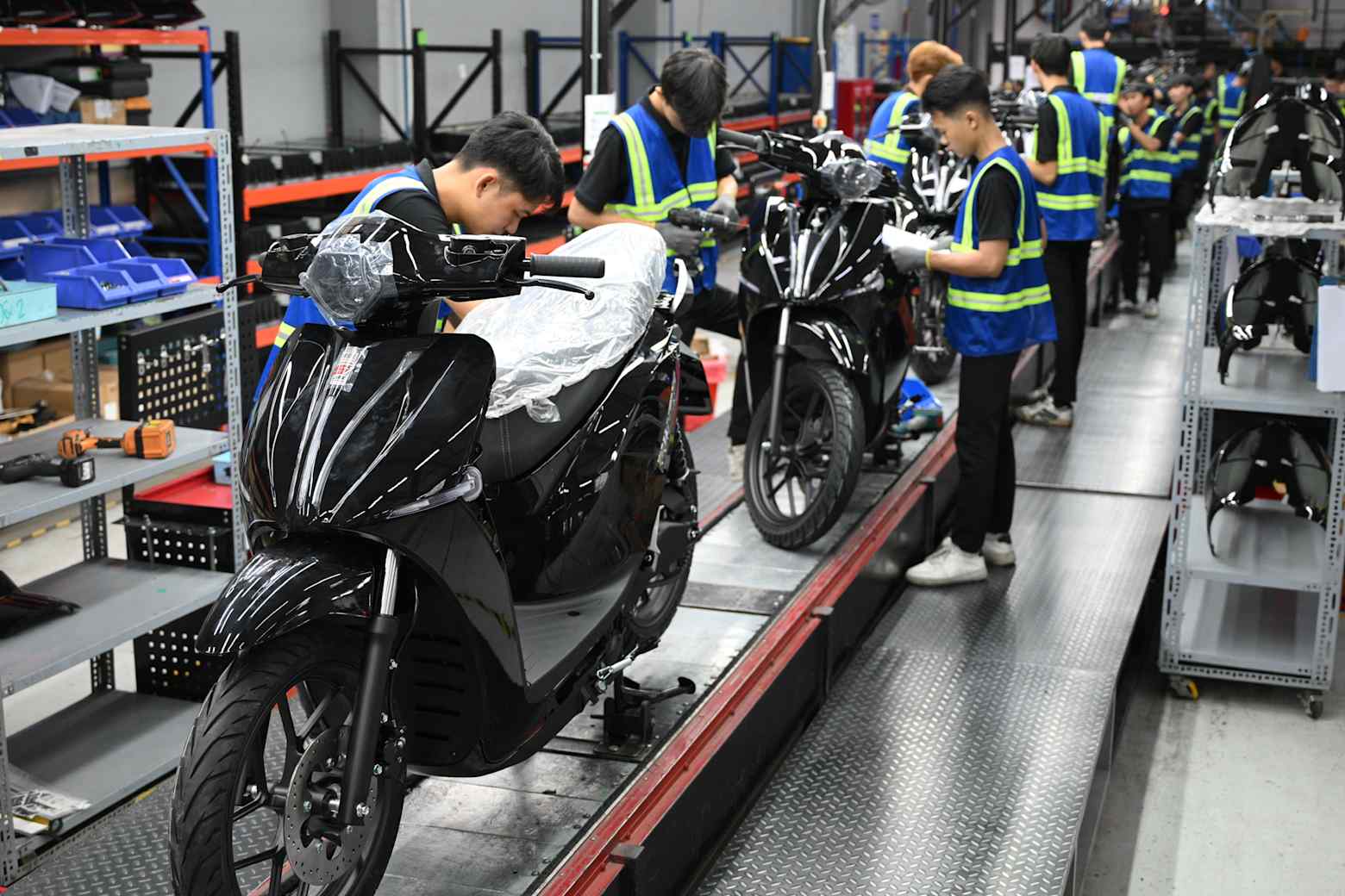 20250918 Dat Bike x FCC signing ceremony.jpg