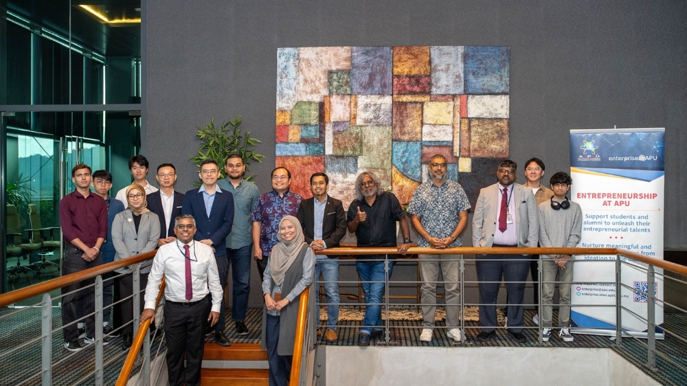 Supporting the growth of Enterprise@APU is the APU Entrepreneurship Council, an advisory body comprising entrepreneurs, corporate leaders, investors, technologists and ecosystem stakeholders. In this photo, council members pose for a group picture on 9 February 2026 after conducting a meeting to review Enterprise@APU’s progress.