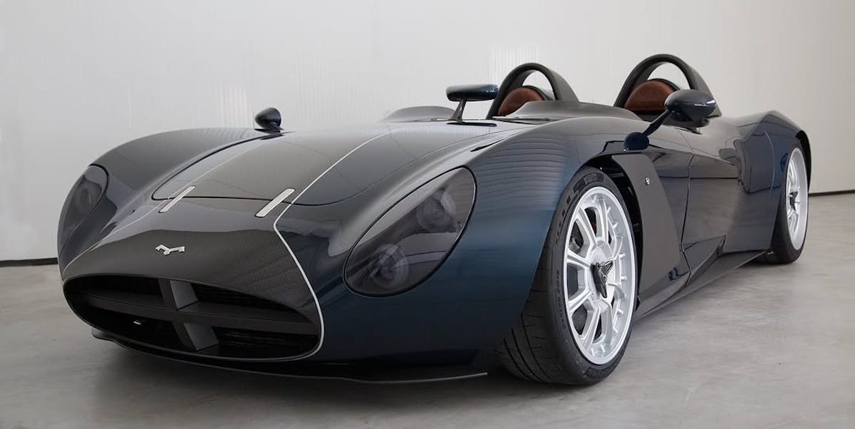 This New Italian Sports Car Takes You Back in Time with a Free-Breathing V-8 and a Manual