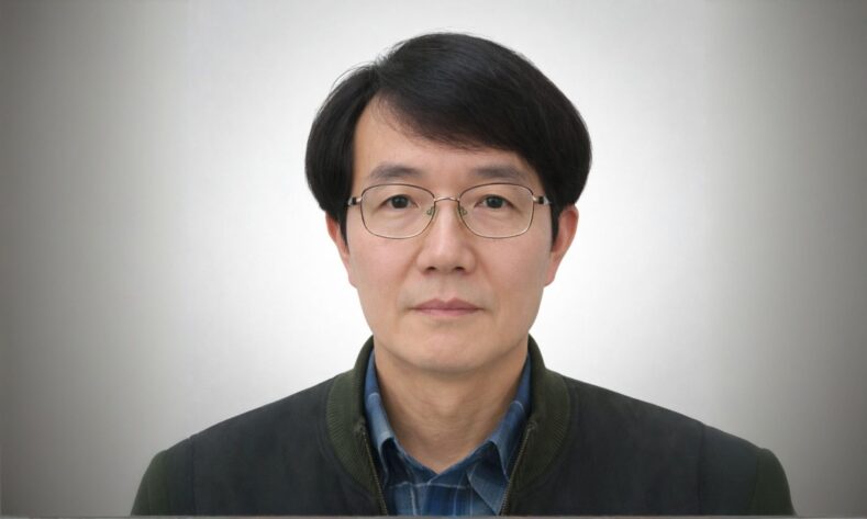 [Kyungpook National University Startup Support Center] Screen That Doesn't Turn Off Even in Heatwaves… Biodisplay CEO Jo Ho-yeon Opens Market with Charger HMI - 벤처스퀘어