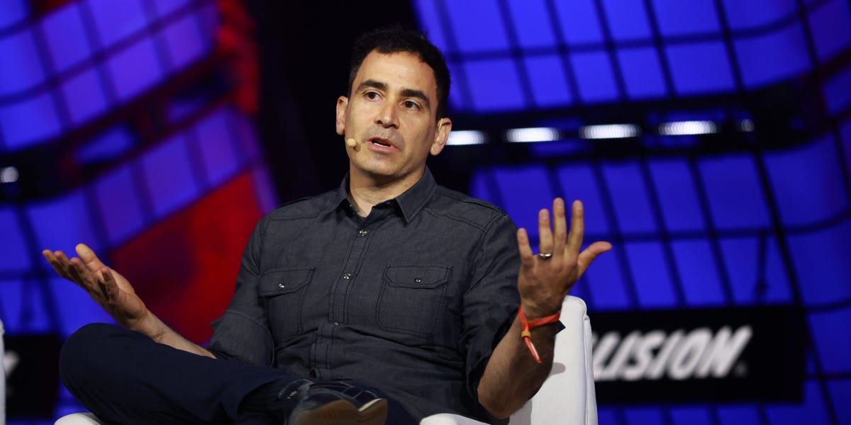 The AI boom won't last, a top VC warns, as he urges startups to cash out