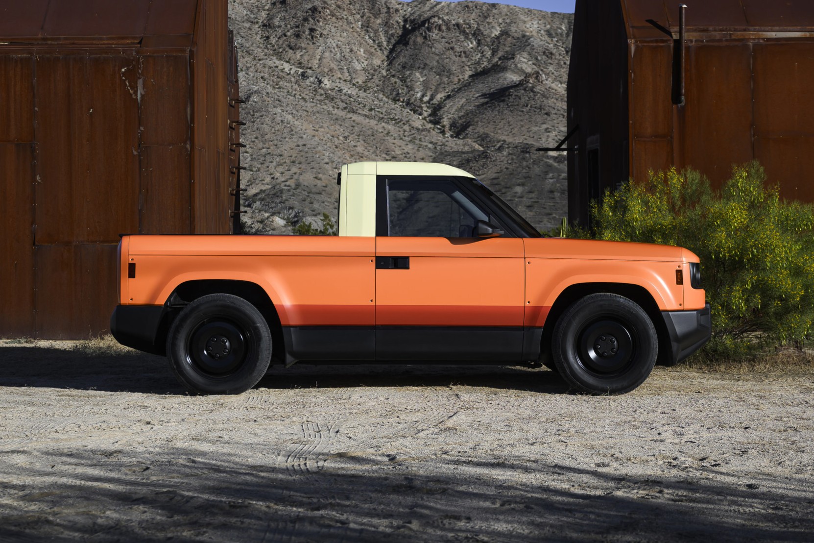 Slate launches its first electric pickup for under £25,000 - electrive.com
