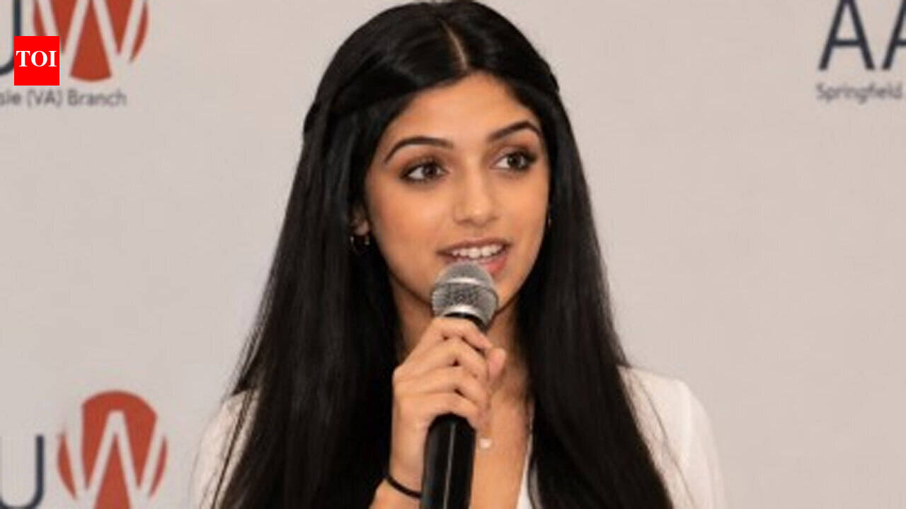 Her school blocked ChatGPT, but this 17-year-old built an AI startup with 1,000 users and 20,000 job listings