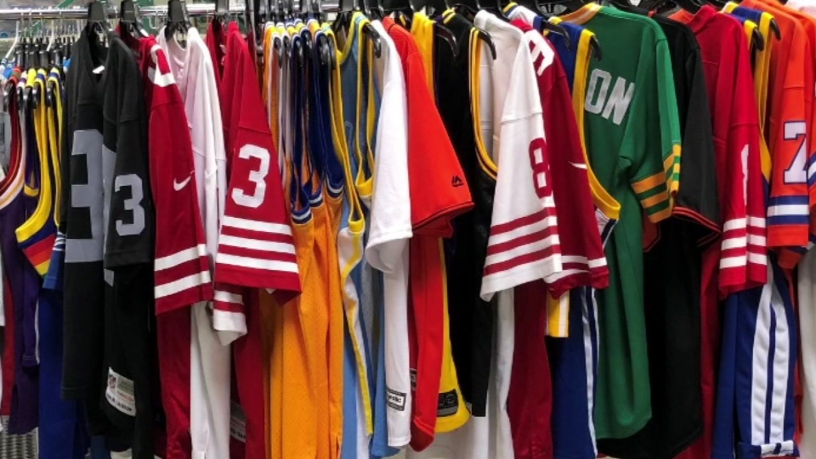 Startup lets sports fans rent their team’s jerseys, swap them out